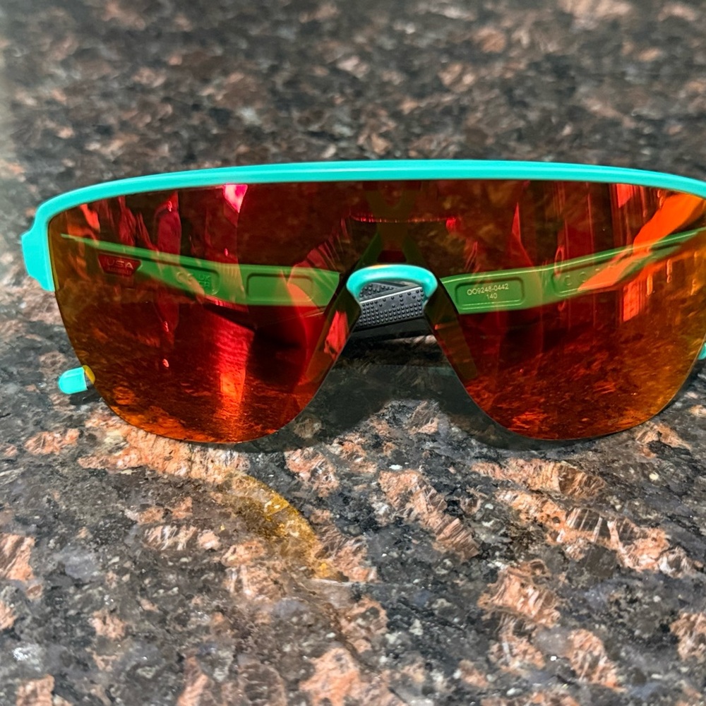 Red Reflective Sunglasses - Picture 6 of 6